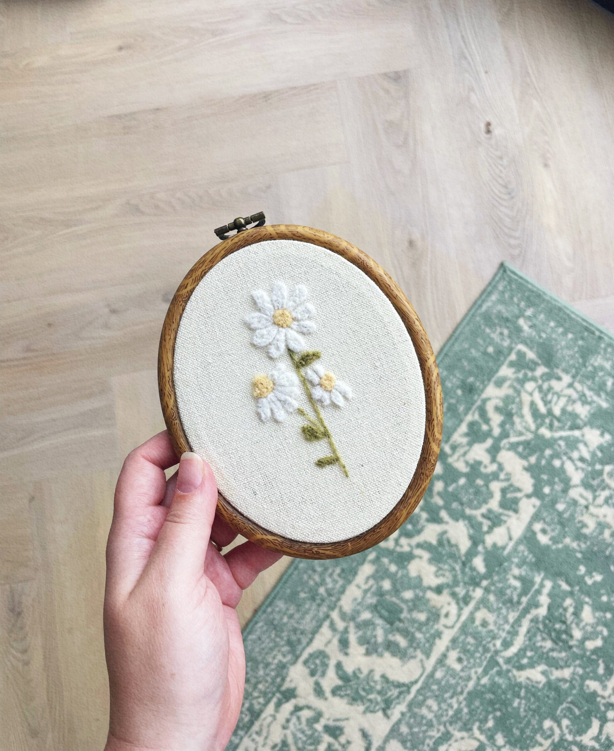 borduurring met bloemen